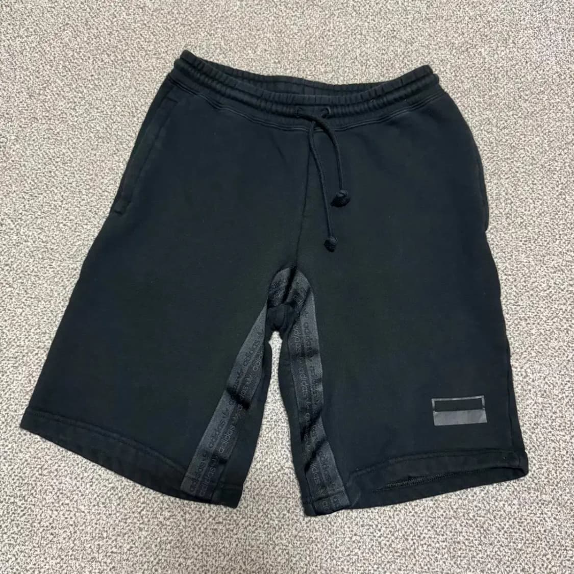 S 아디다스 블랙 트레이닝 반바지 상품이미지1