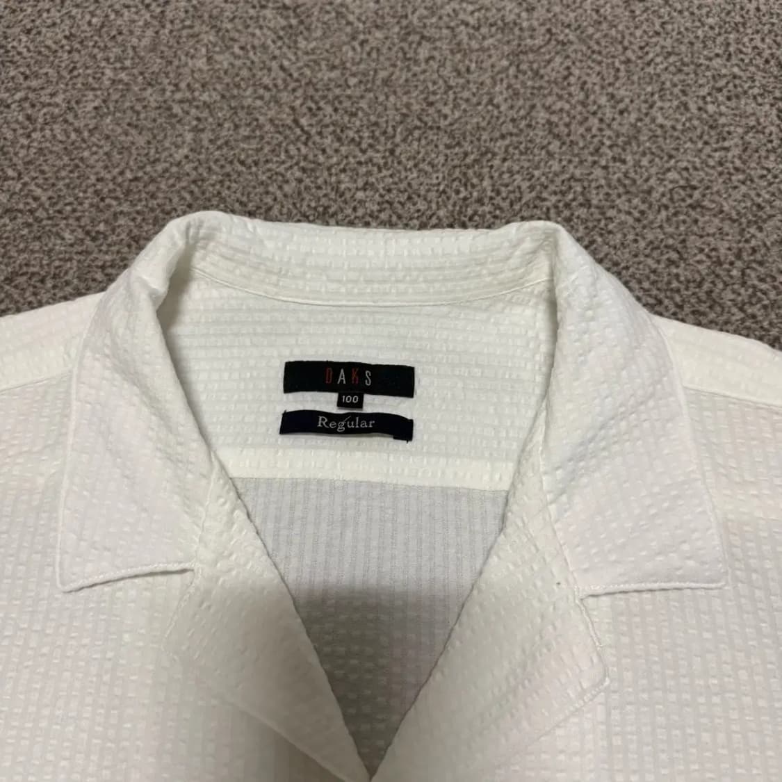 100 닥스 화이트 반팔 셔츠 레귤러핏 상품이미지3