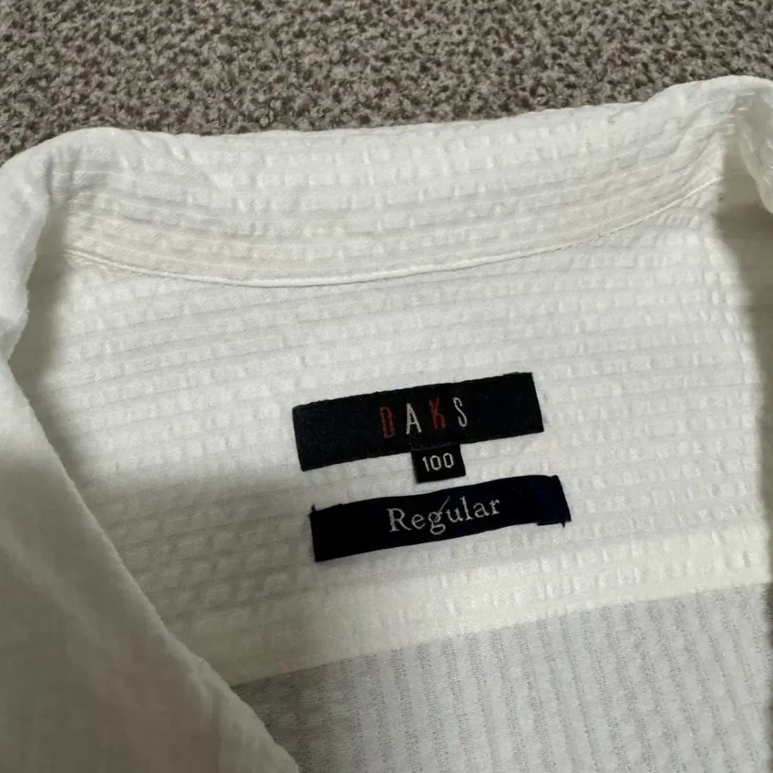 100 닥스 화이트 반팔 셔츠 레귤러핏 상품이미지4