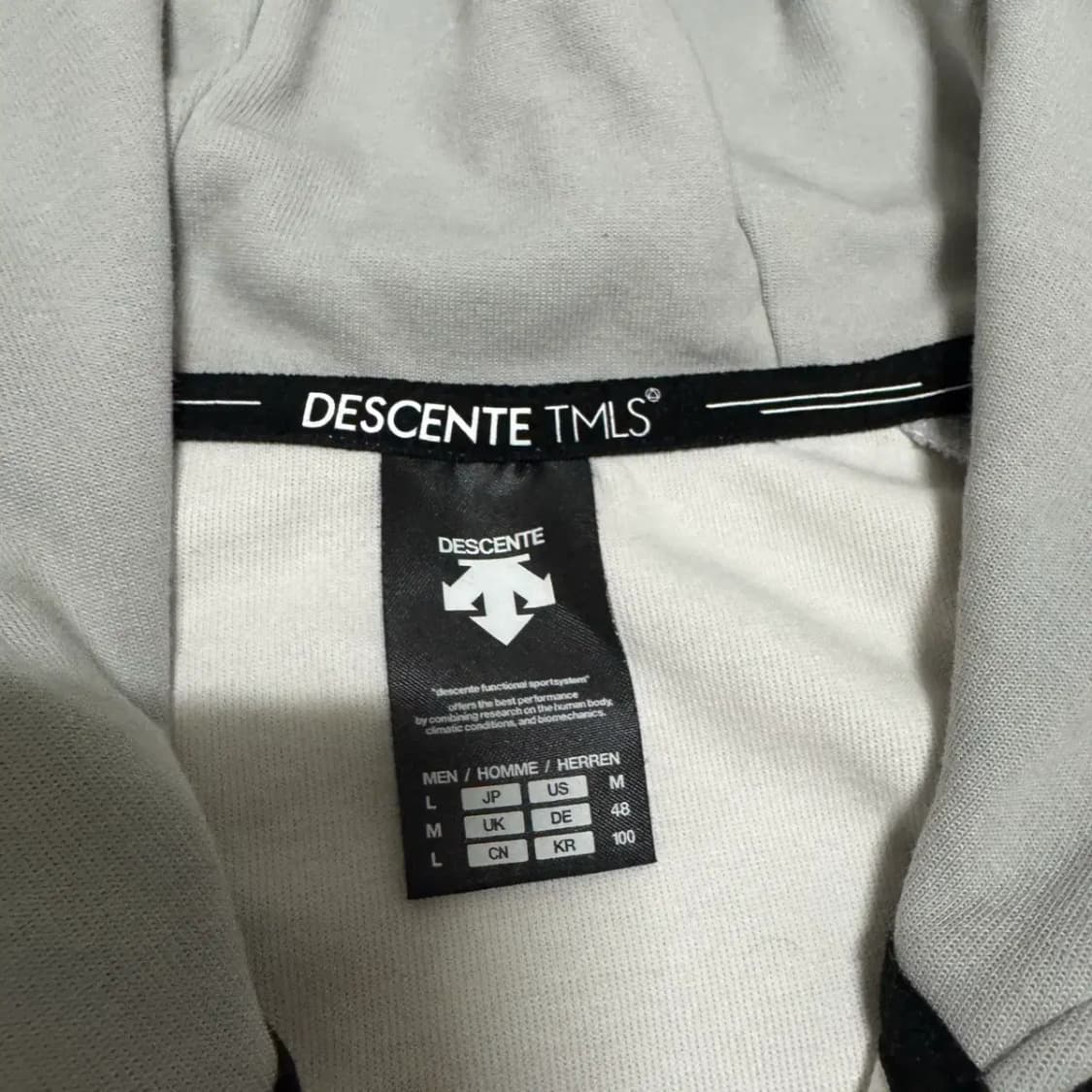 100 데상트 후드집업 상품이미지3