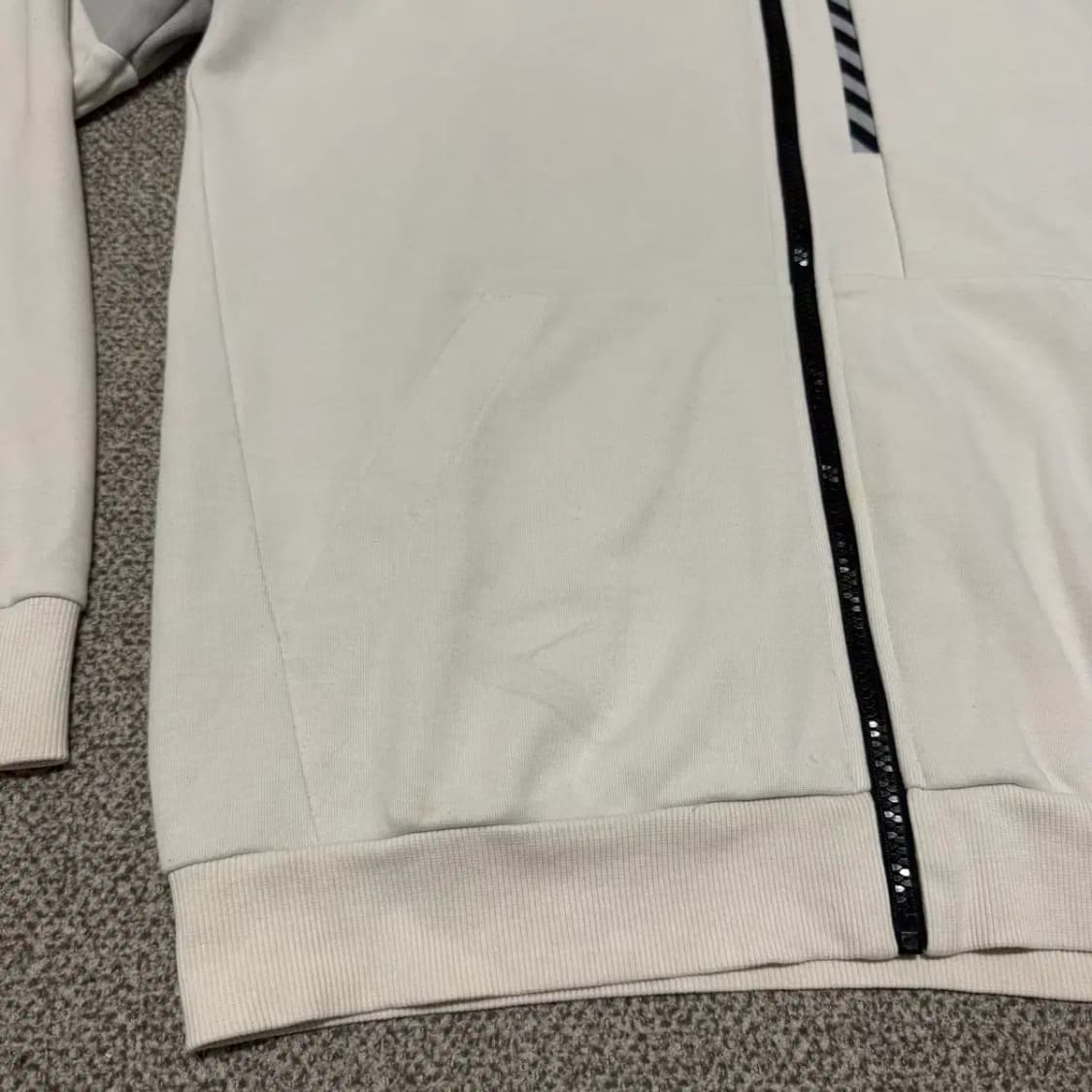 100 데상트 후드집업 상품이미지4