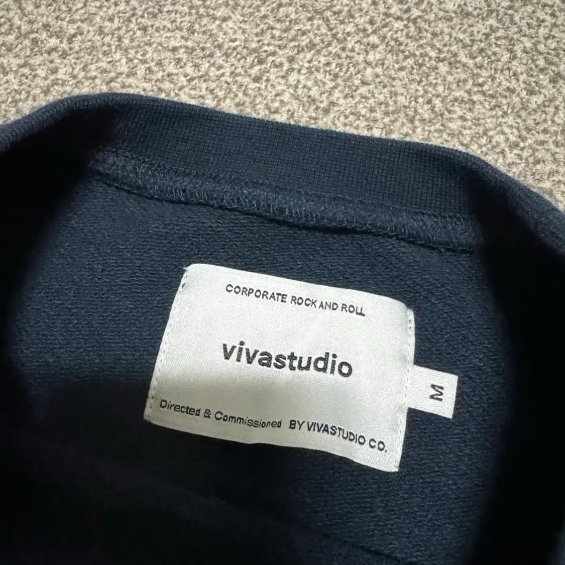 M 비바스튜디오 맨투맨 상품이미지4