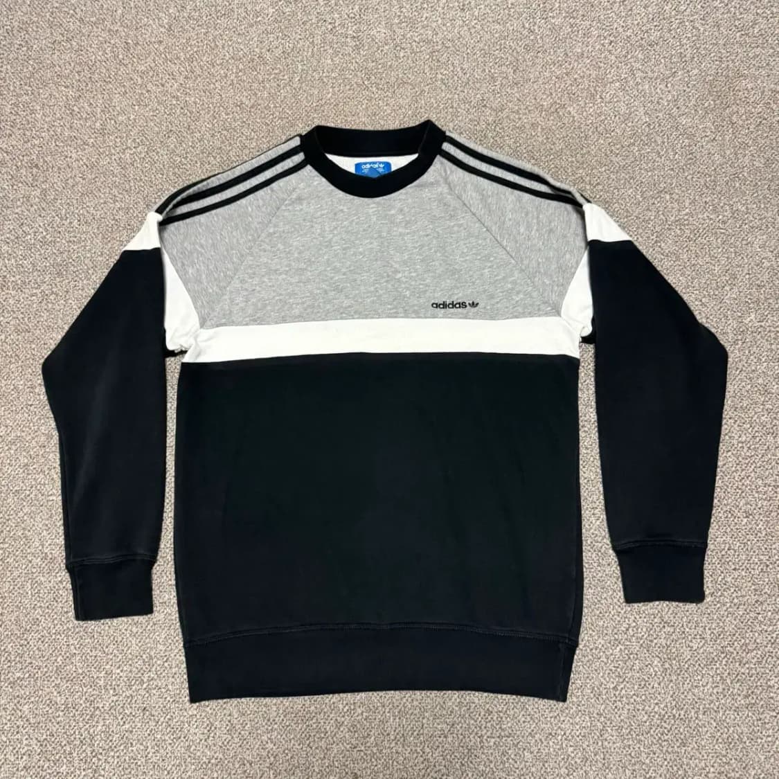 100 아디다스 맨투맨 상품이미지1