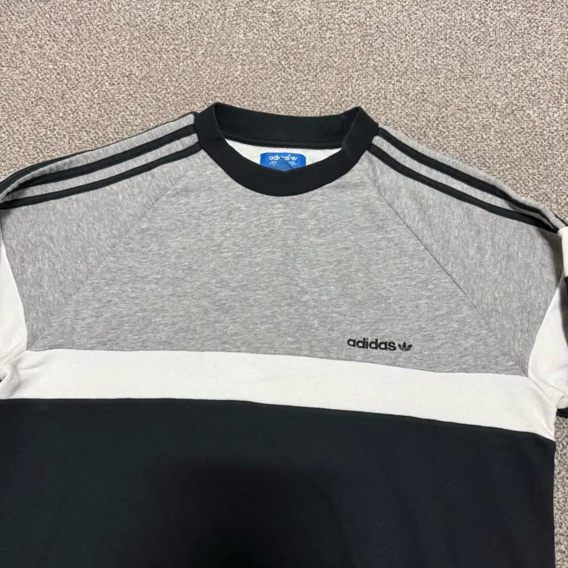 100 아디다스 맨투맨 상품이미지2