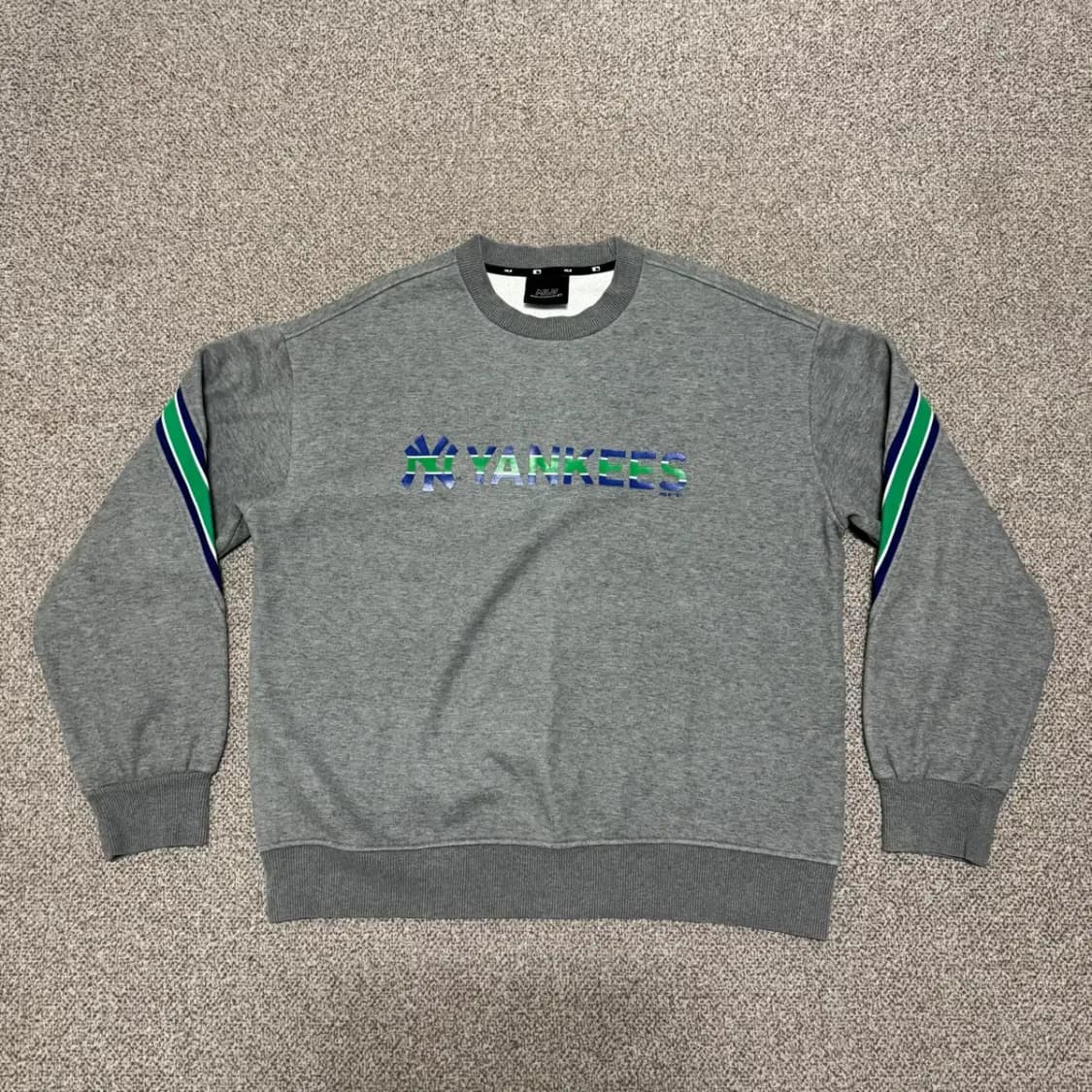 100 엠엘비 양키즈 맨투맨 상품이미지1