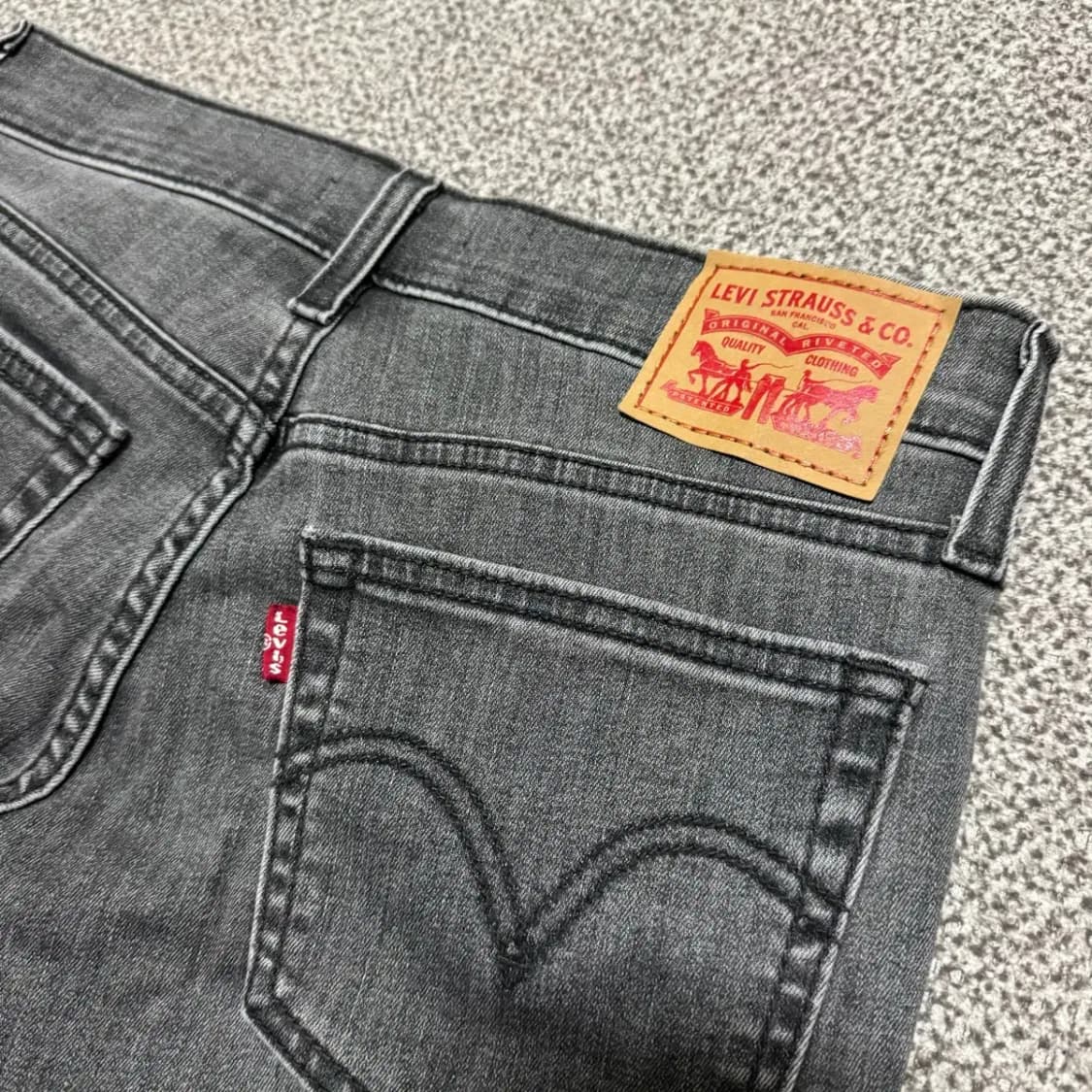 27 리바이스 보이프렌드 흑청바지 여성 상품이미지2