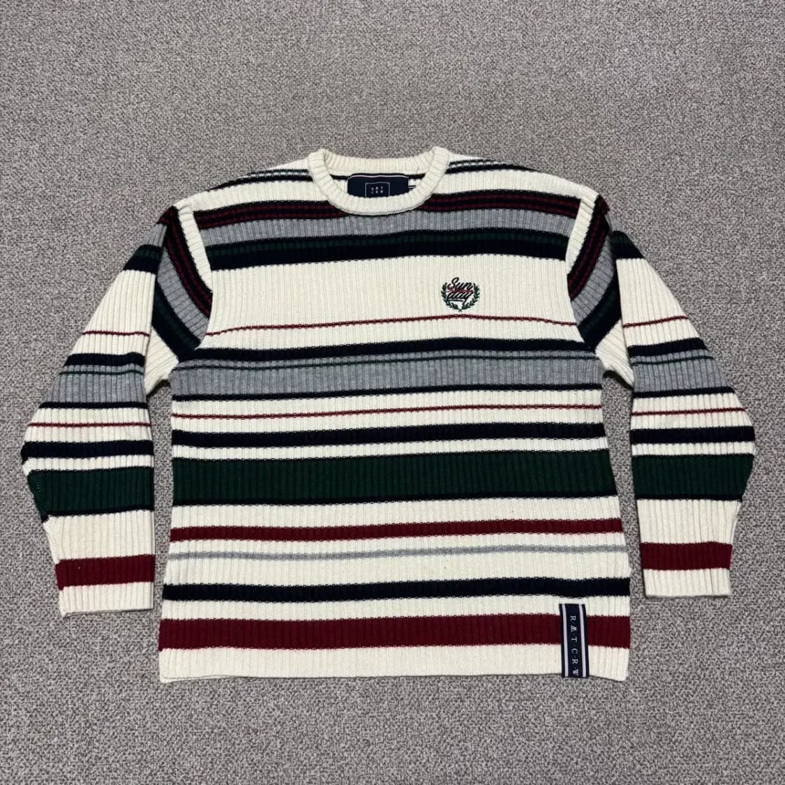 S 로맨틱크라운 니트 상품이미지1