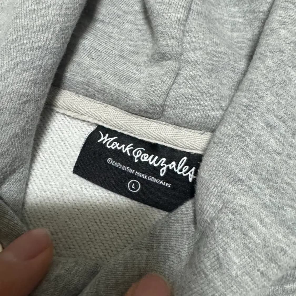 L 마크곤잘레스 후드티 상품이미지4