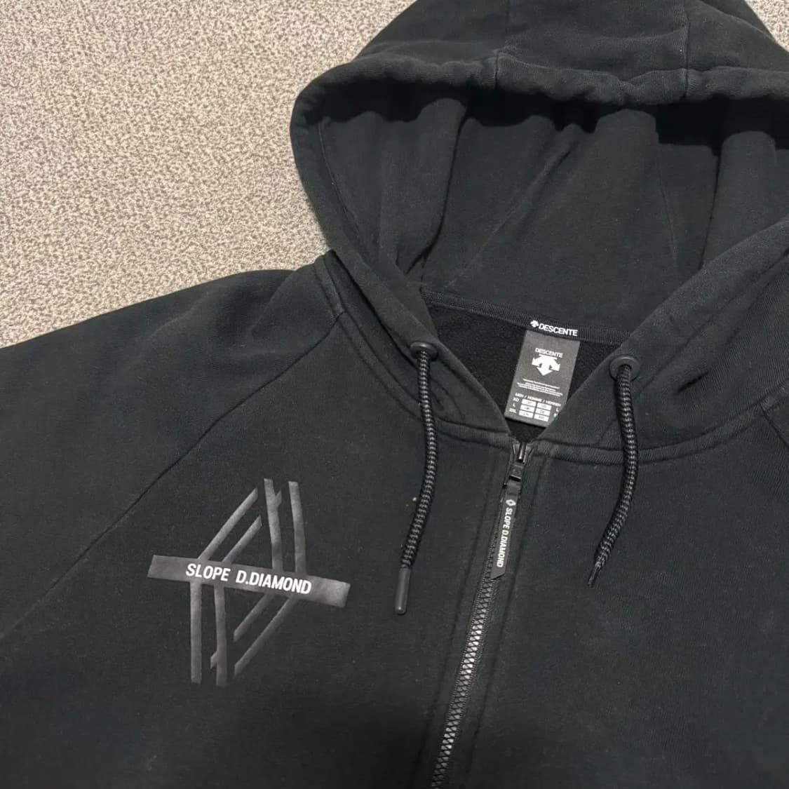 110 데상트 반집업 후드 상품이미지2