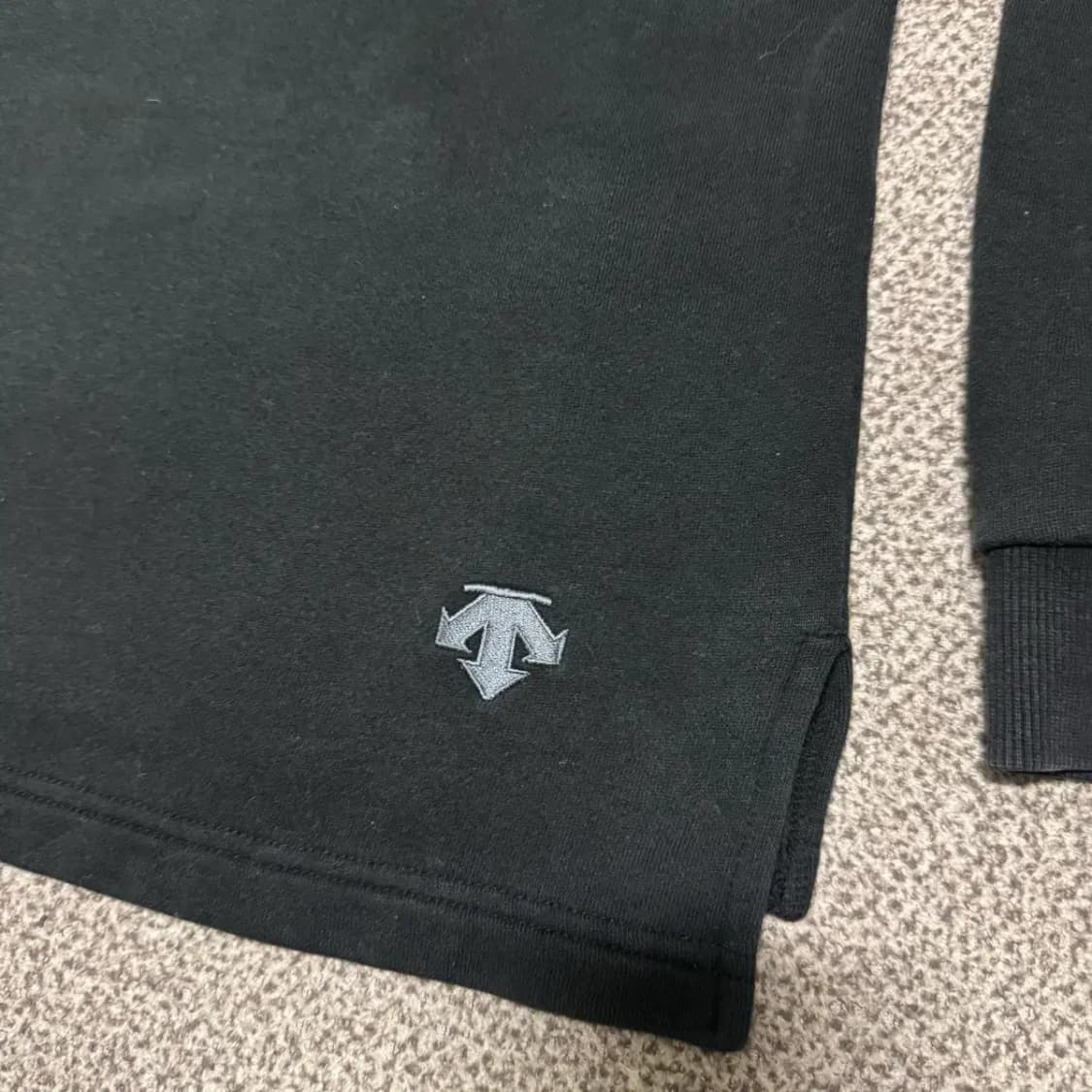 110 데상트 반집업 후드 상품이미지7