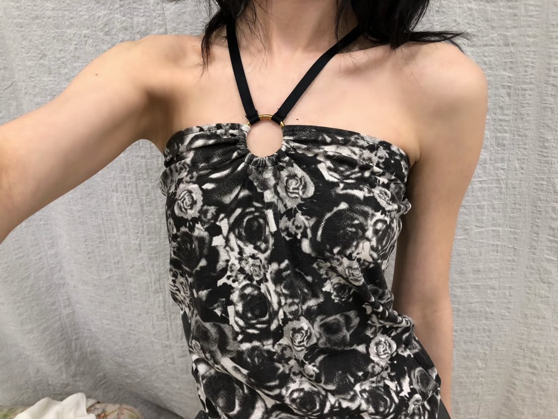 Black rose halter top 상품이미지1