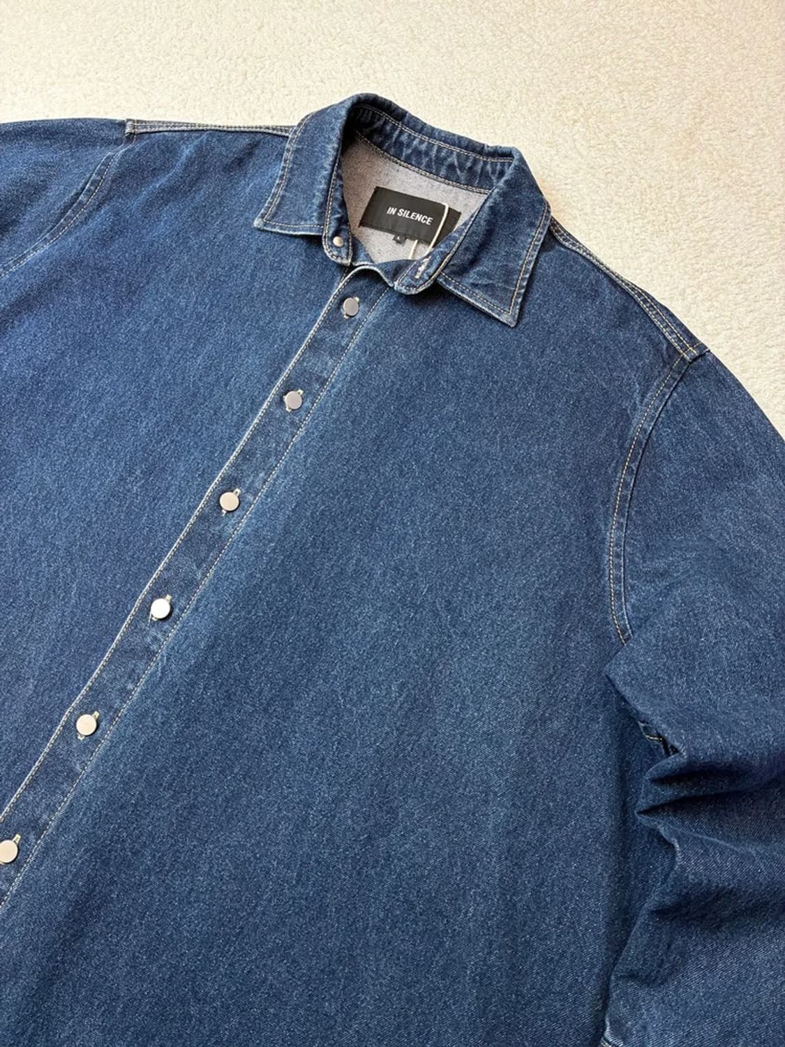 인사일런스 18FW 오버사이즈드 데님 셔츠 PN6004 상품이미지3