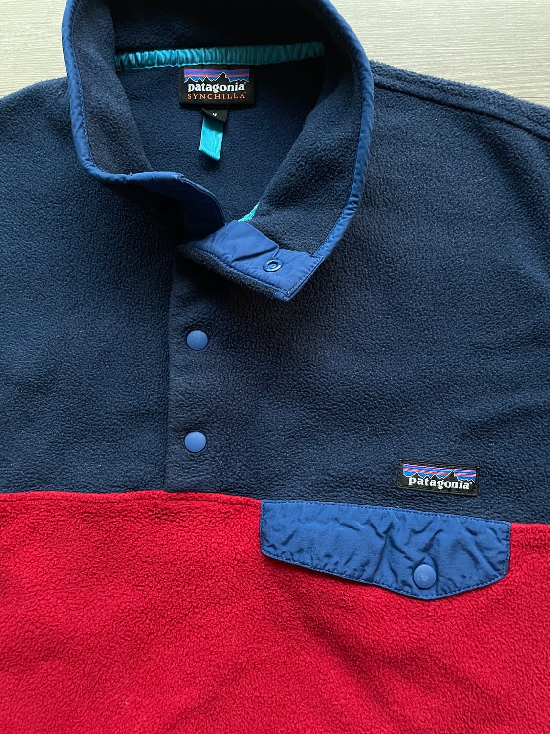 파타고니아 신칠라 레드 블루 플리스 켄달 제너 상품이미지5