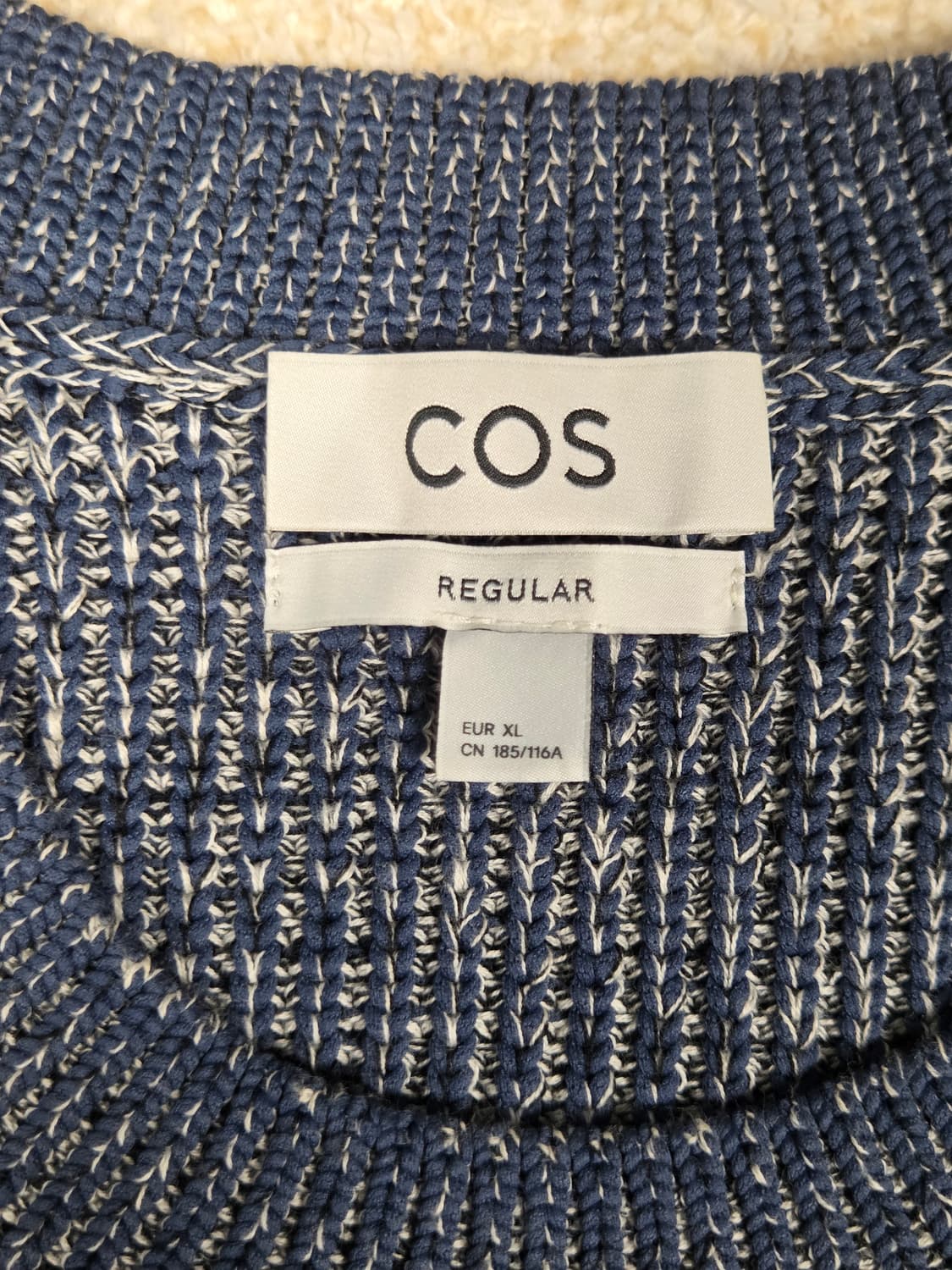 [코스] 텍스처드 믹스 레귤러핏 크루넥 니트 스웨터 | 00260 상품이미지3