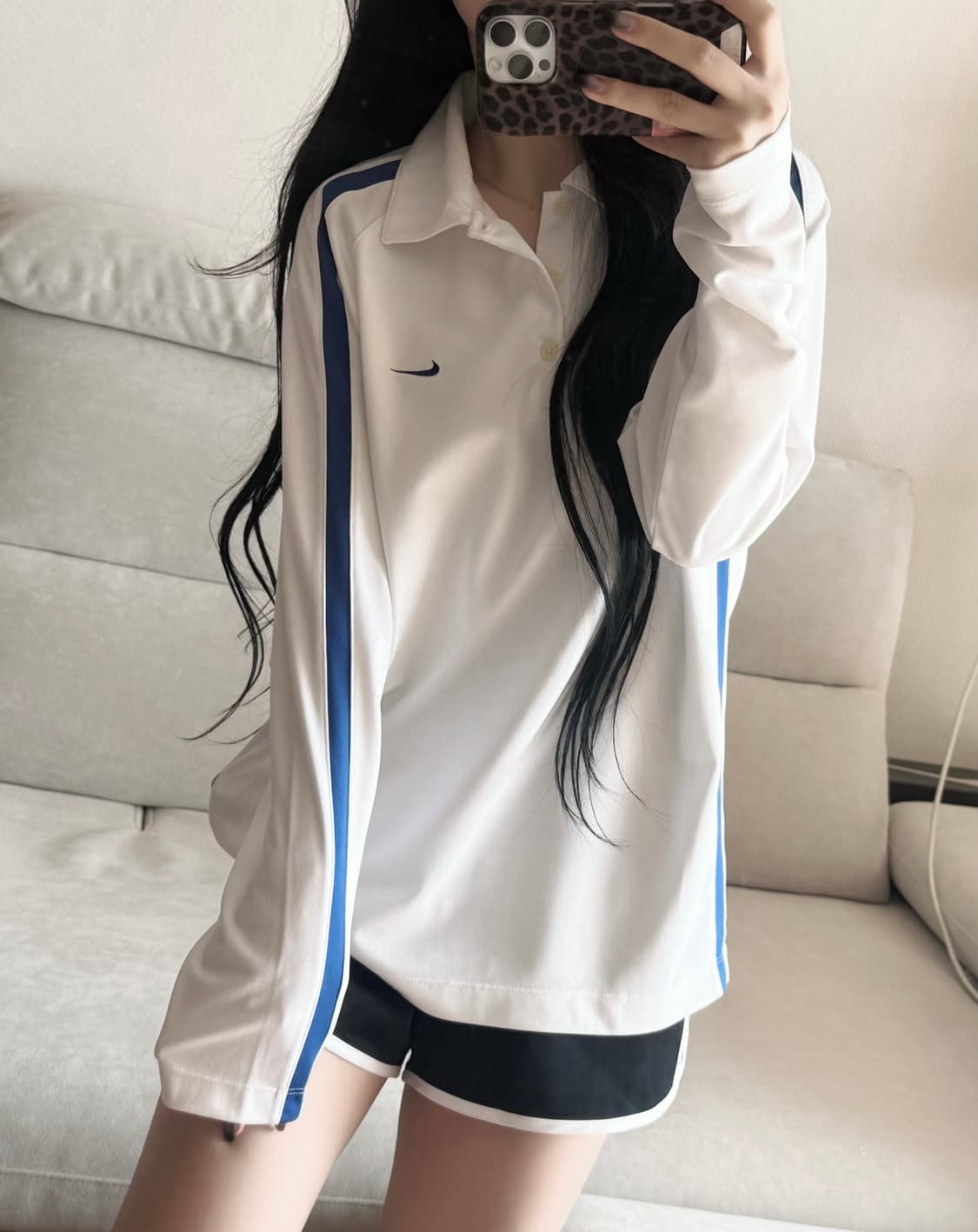 나이키 흰파 포카리 긴팔 상품이미지1