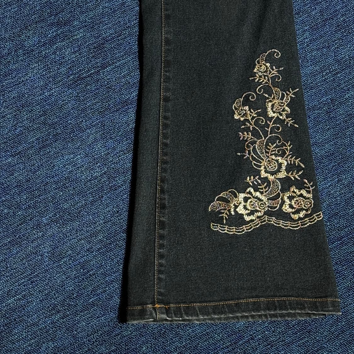 빈티지 자수포인트 부츠컷 데님팬츠 상품이미지3