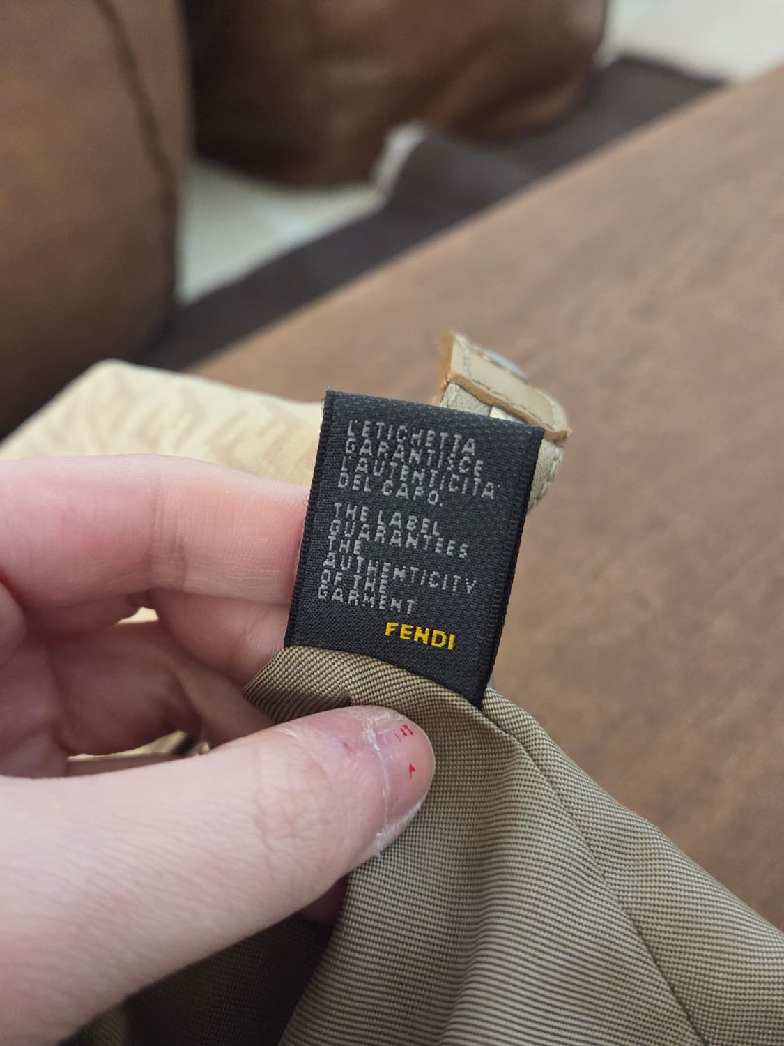 FENDI 펜디 주키노 레더 스트랩 숄더 백 상품이미지8