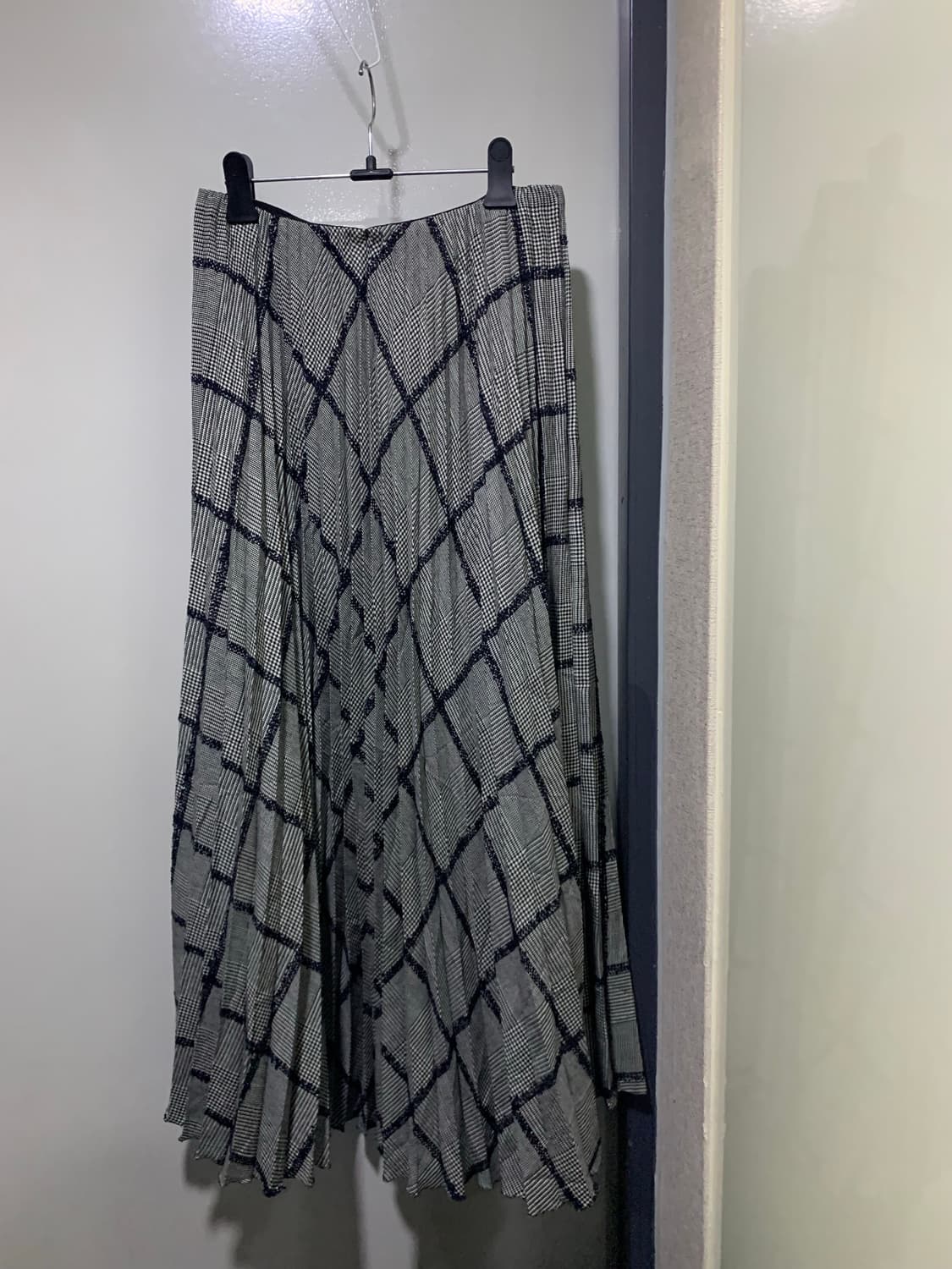 Demi luxe beams 빔즈 체크 플리츠 롱 스커트 상품이미지3