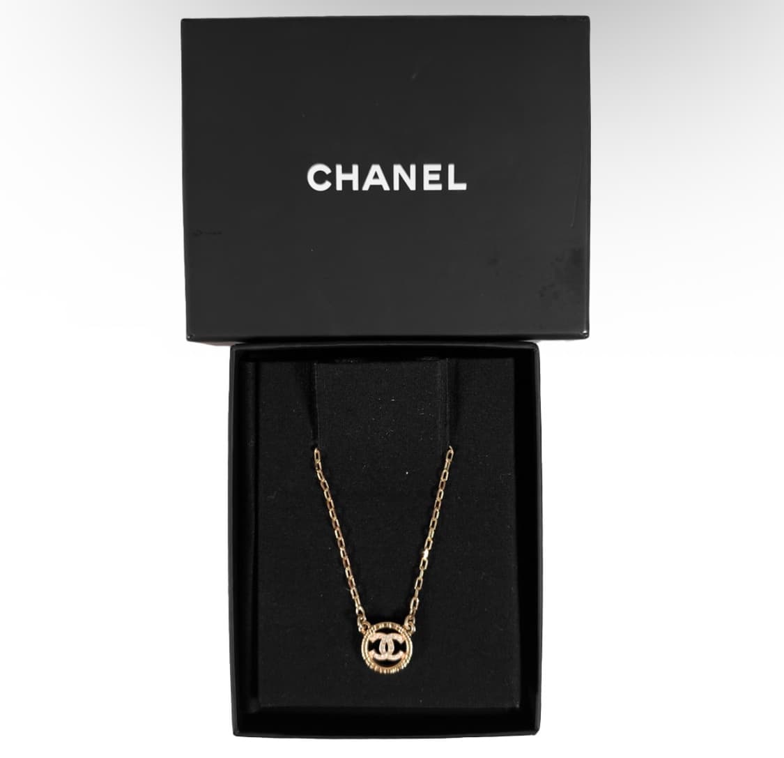 샤넬 여성 CC로고 체인 라운드 크리스탈 펜던트 목걸이 골드 AB9046 상품이미지1