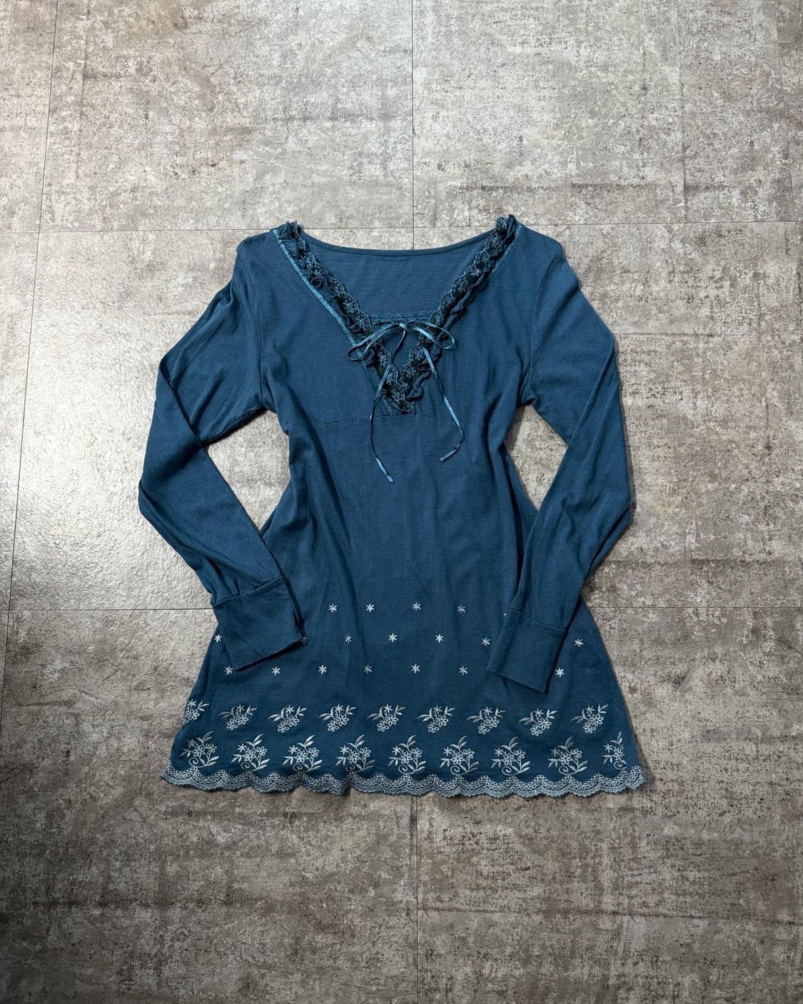 레이스 레이어드 타이 리본 자수 탑 상품이미지1