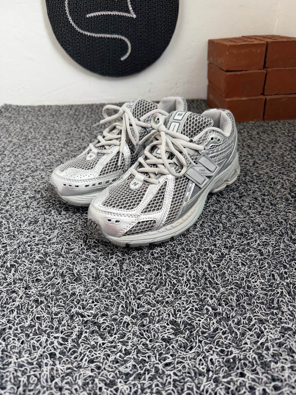 [New Balance] 1906R 메탈릭 실버 (M1906REH) 상품이미지1