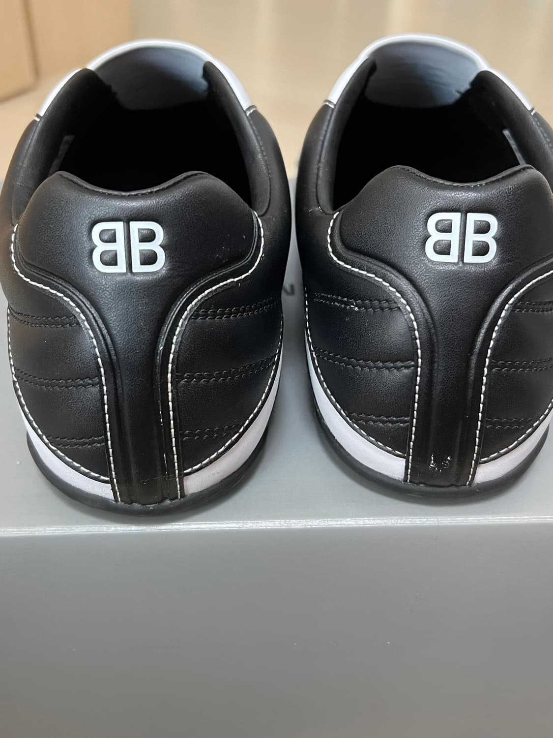 발렌시아가 젠 스니커즈 42 상품이미지2