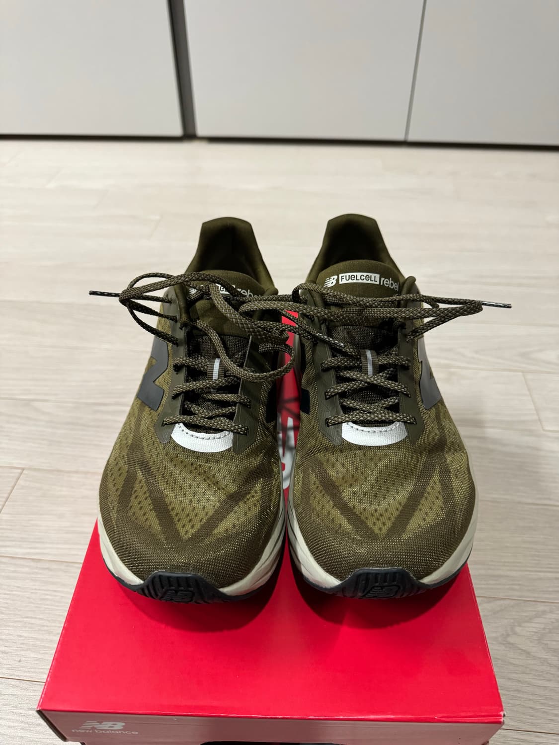 뉴발란스 퓨어쉘 레벨 v5 275 hi-viz pack  상품이미지4