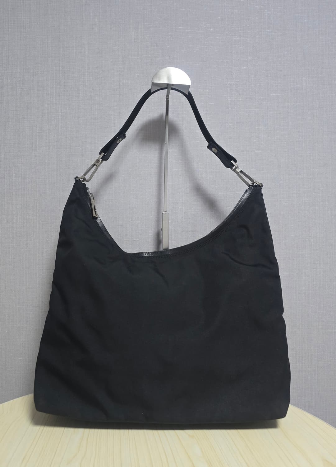 구찌 나일론 레더 콤비 블랙 호보백 상품이미지1