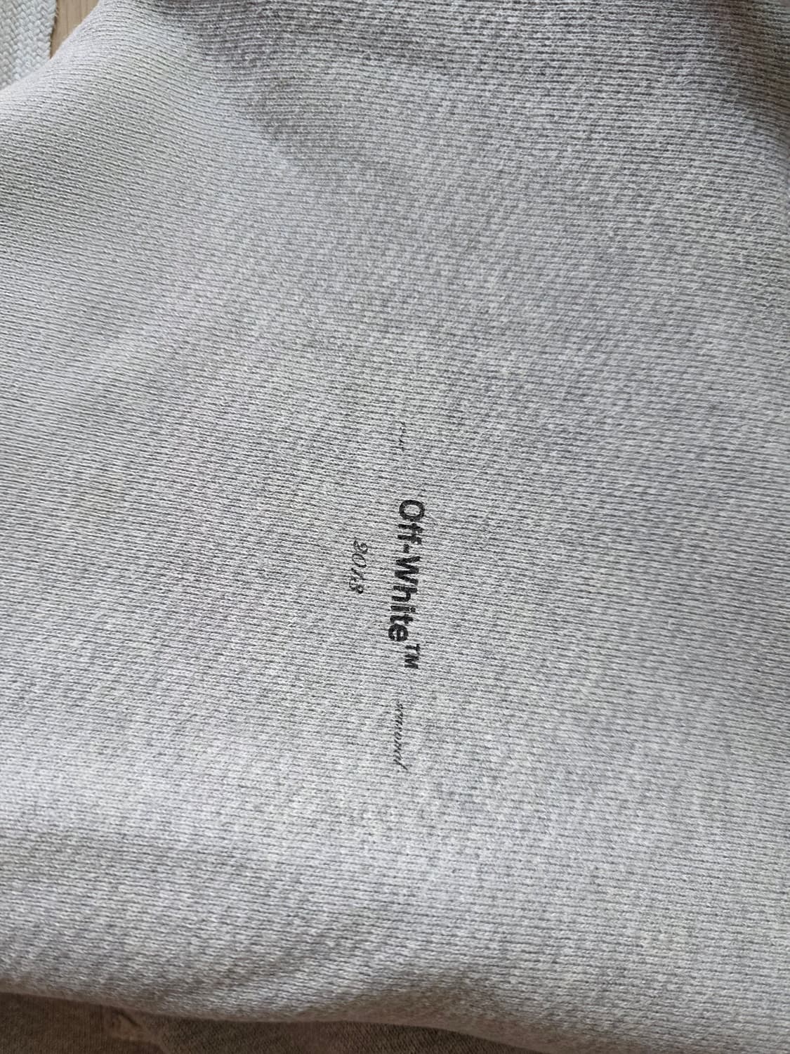 [xl,새상품급]오프화이트 애로우 자수 맨투맨  상품이미지4