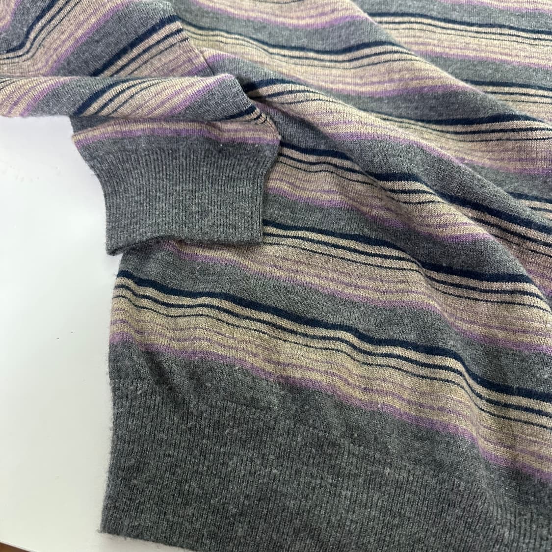 M 100 바나나리퍼블릭 진그레이 메리노울 단가라 브이넥니트 상품이미지4