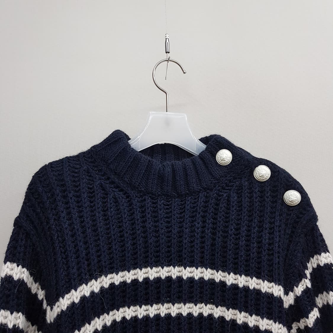 쟈딕앤볼테르 마를론 스트라이프 버튼 니트 M사이즈 상품이미지3