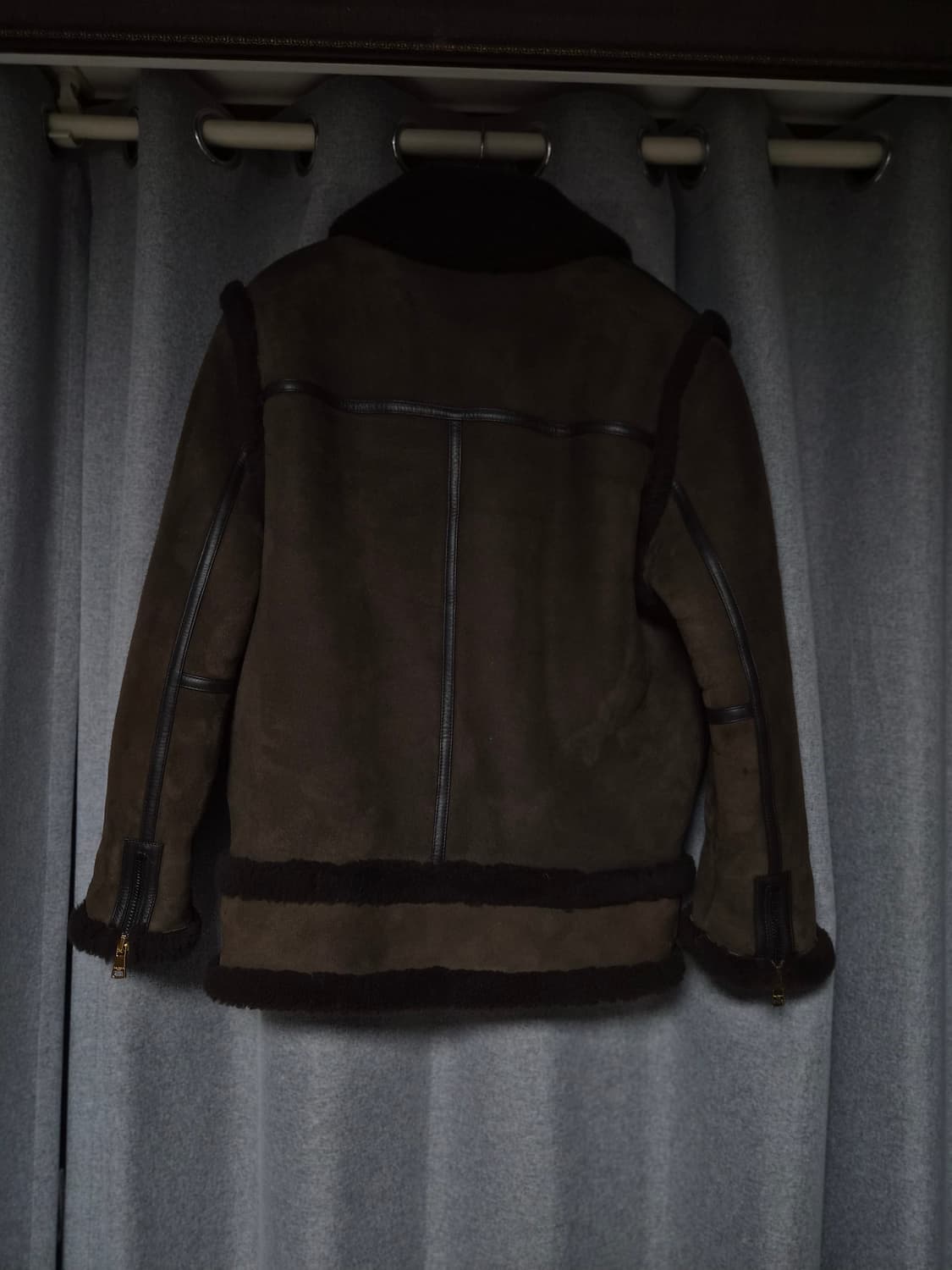 발망 23fw 시즌 최고가 무스탕팝니다 구찌 프라다 루이비통 상품이미지6