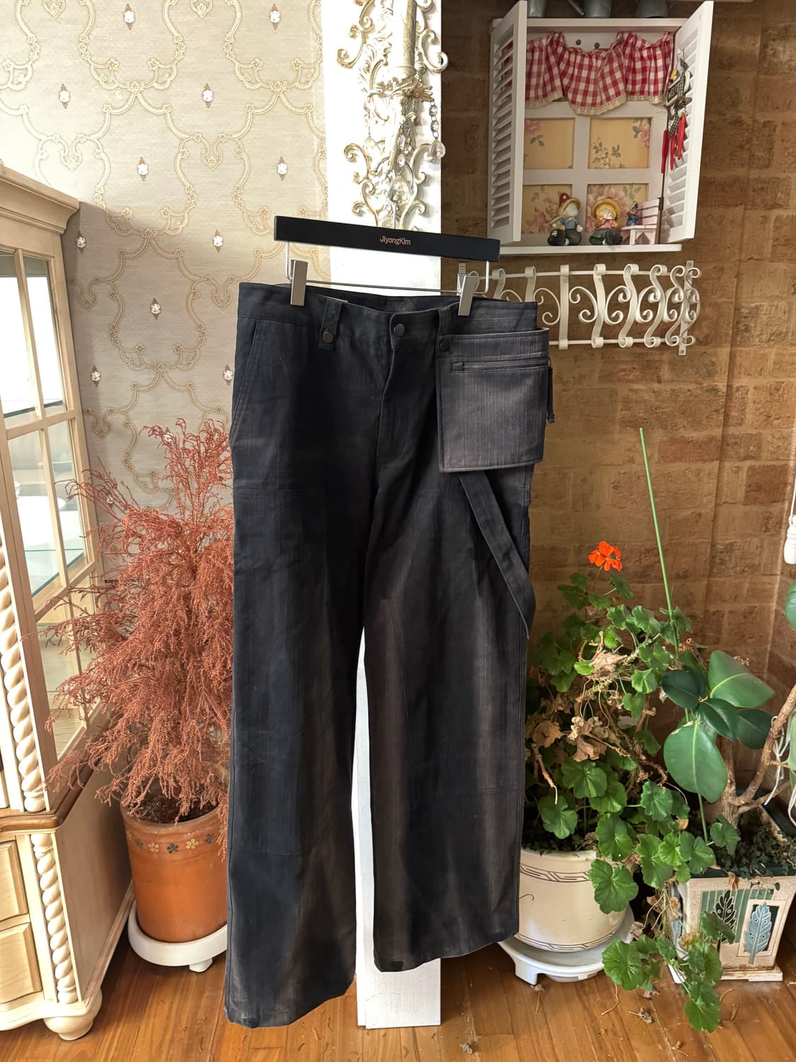 [L] 지용킴 25AW 더블니 팬츠 블랙 상품이미지1