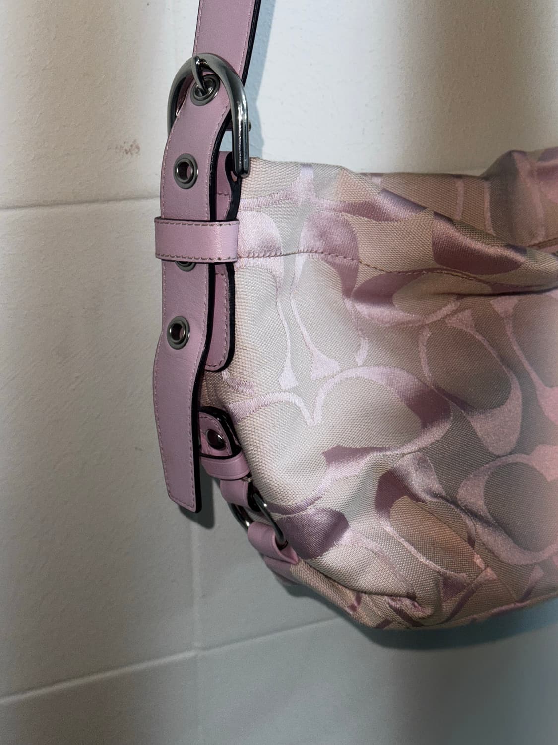 코치 화이트 핑크 00’s 갸루 숄더 크로스백 상품이미지4