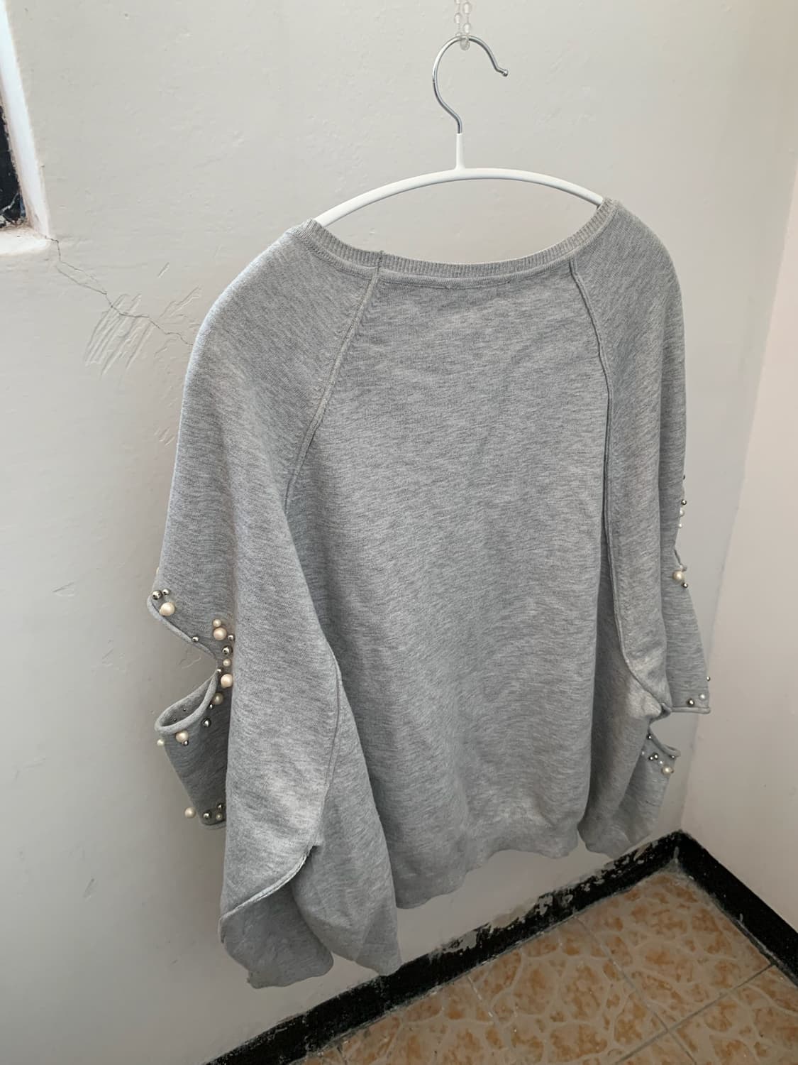 절개 진주 니트 상품이미지3