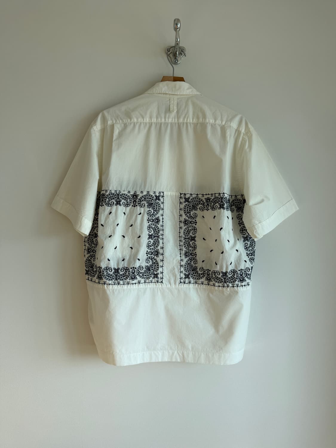 이스트로그(EASTLOGUE) 페이즐리 자수 반팔셔츠 상품이미지5