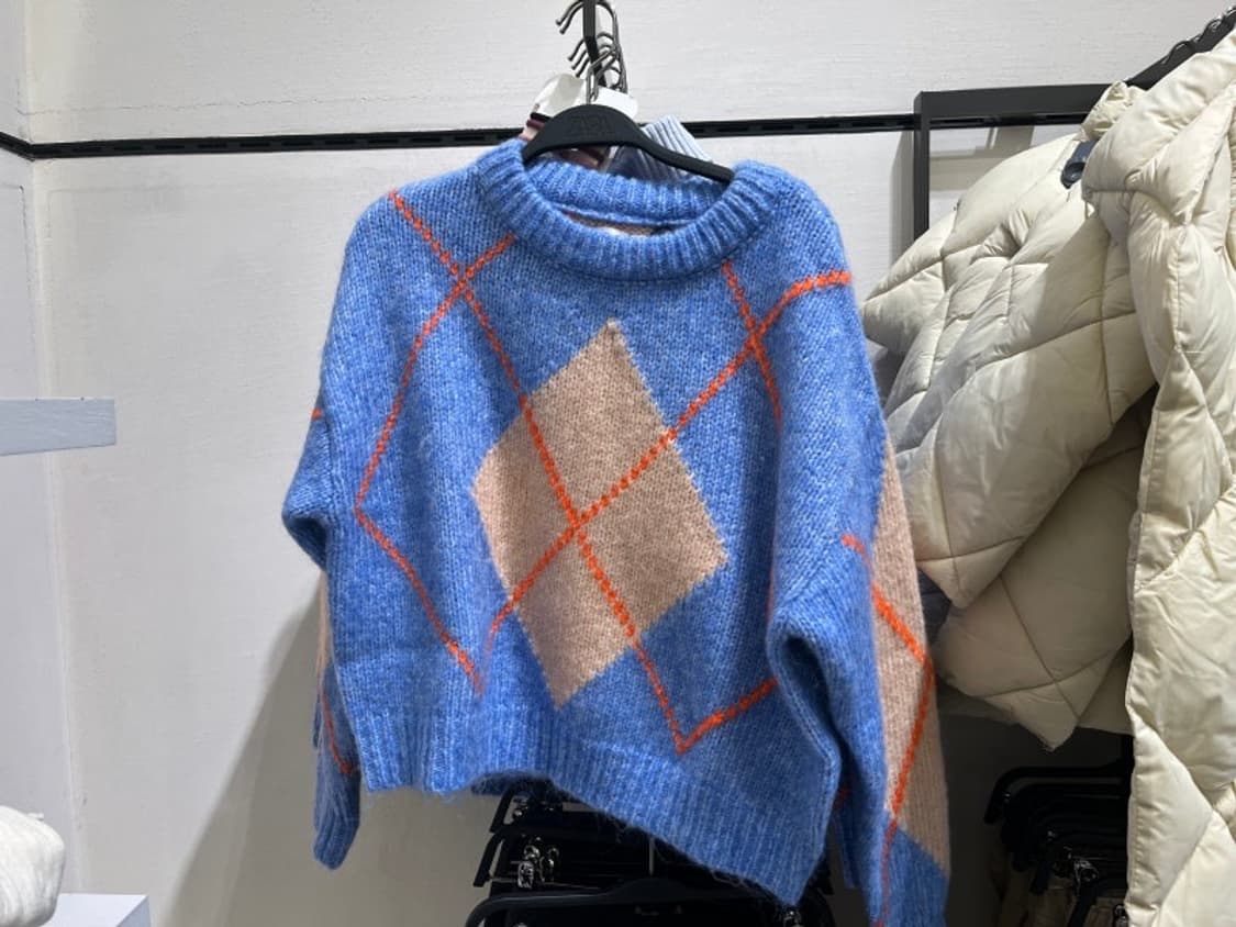 자라 블루 패턴 아가일 니트 스웨터 상품이미지4