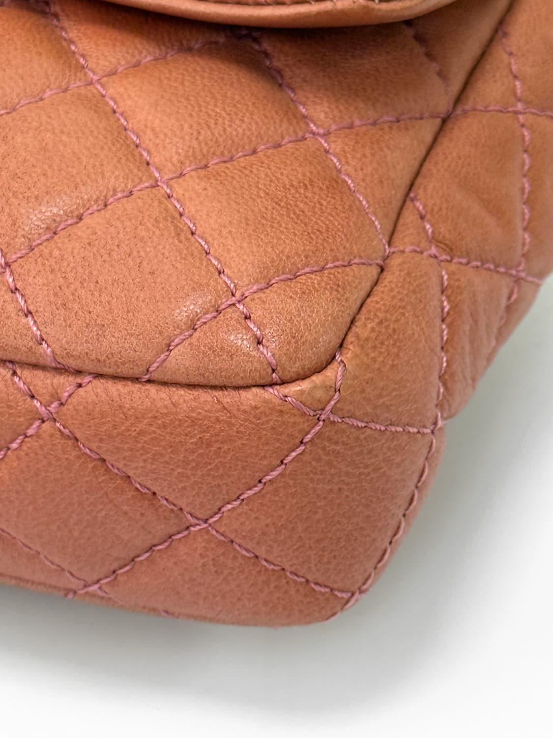 Chanel Glazed Lambskin  East West Flap 상품이미지7