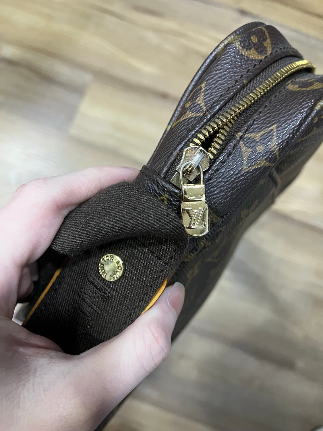 루이비통 크로스백 상품이미지3