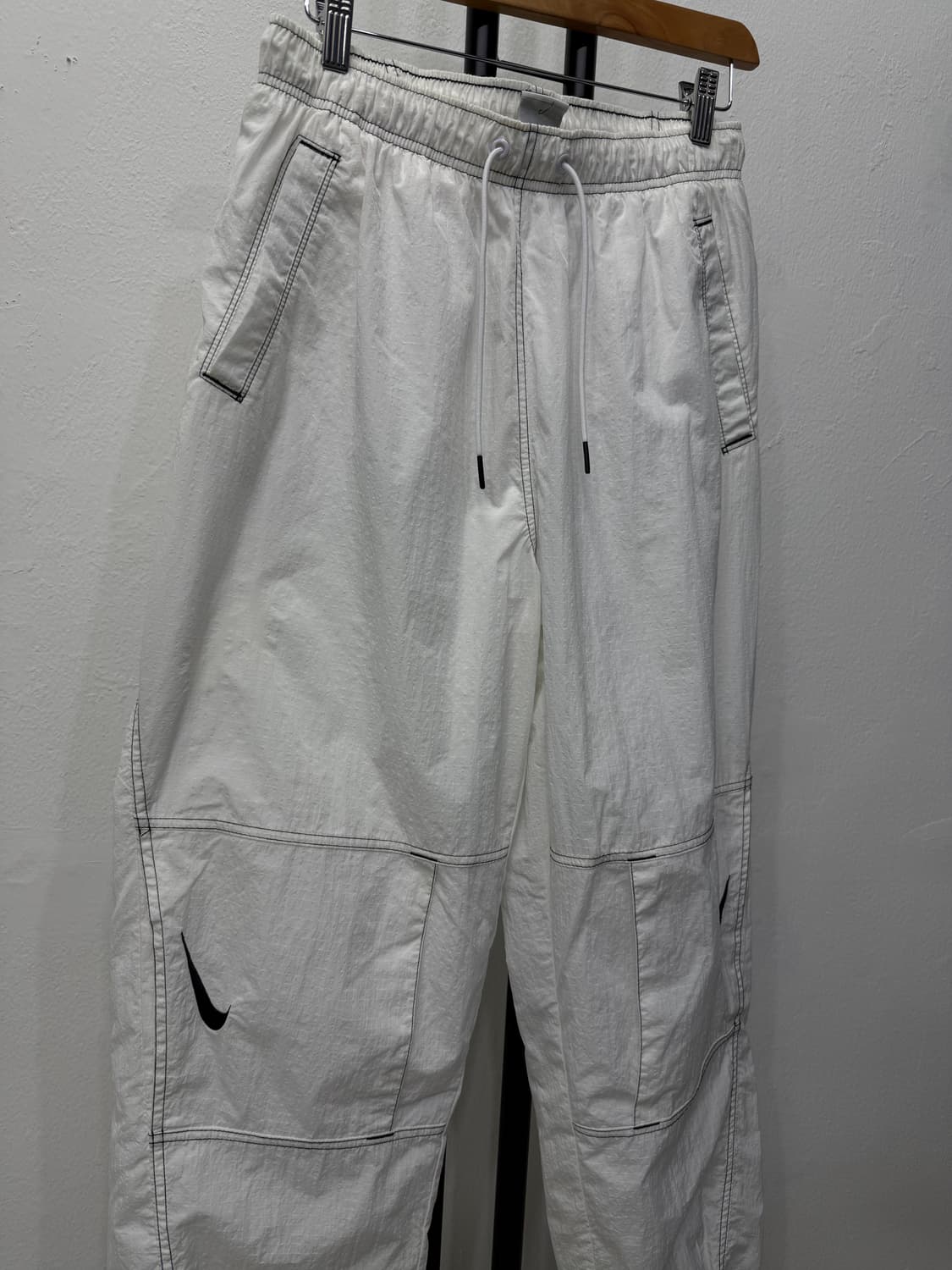 정품) 나이키 여성 나일론 스우시 팬츠 M 상품이미지2