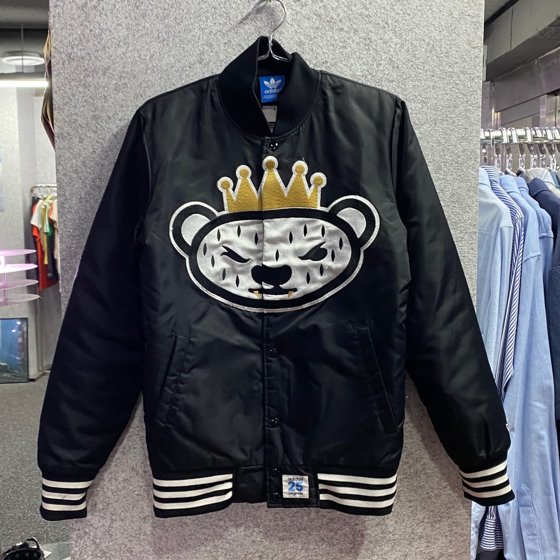 아디다스 니고 베어 빅로고 봄버 자켓 B2910 상품이미지2