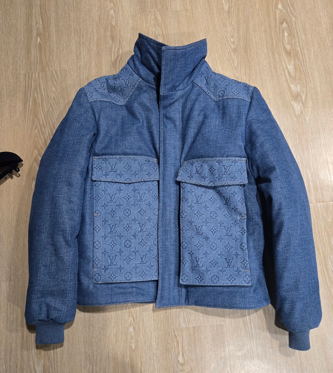 루이비통 모노그램 데님 패딩 자켓 상품이미지3