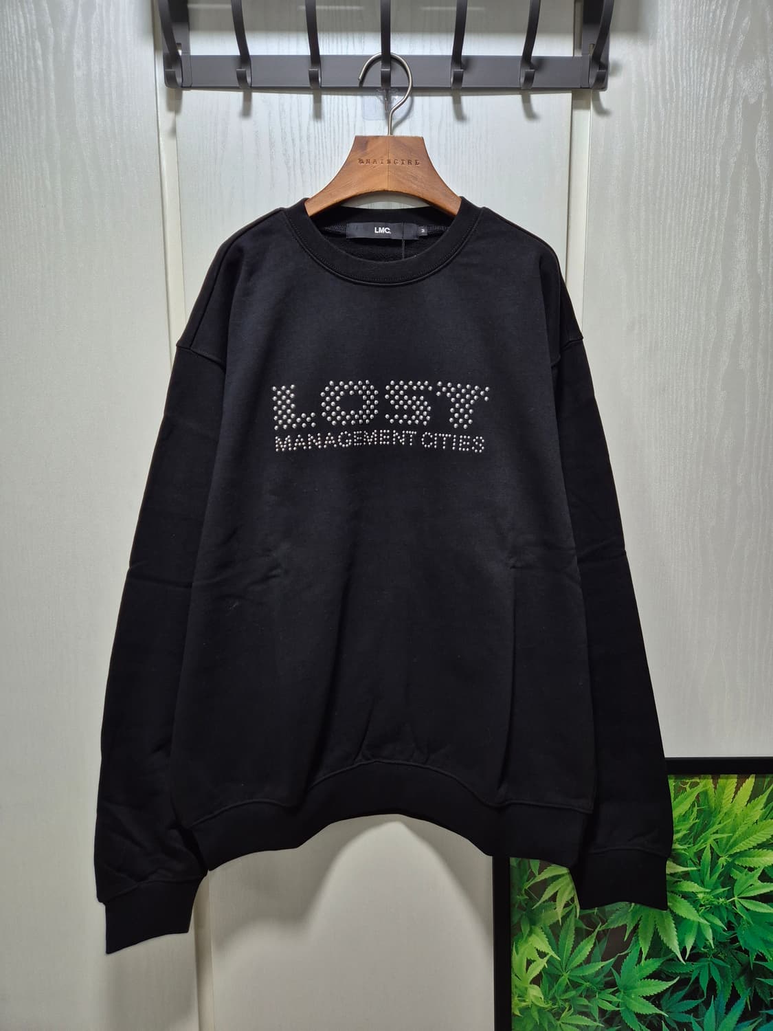 LMC 로스트 맨투맨 블랙 상품이미지1