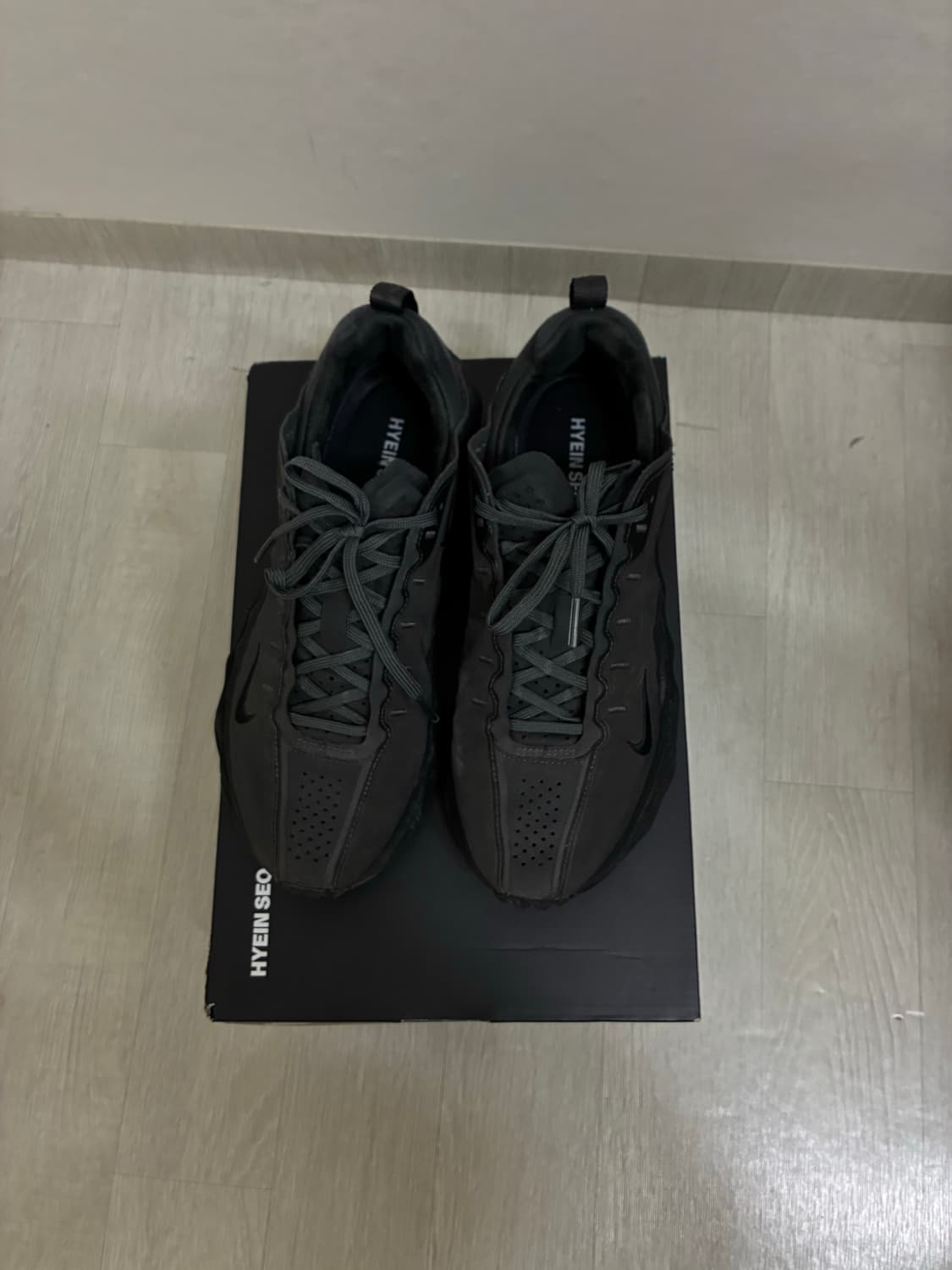 나이키X혜인서 아바 로버 상품이미지1