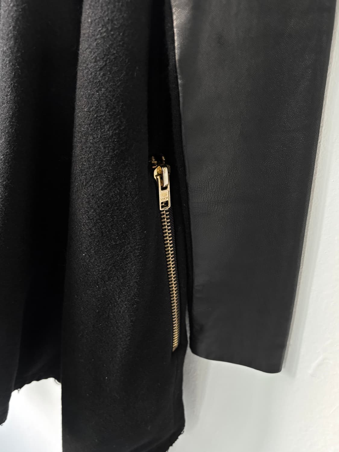 헬무트랭 레더 암 비대칭 코트  상품이미지6