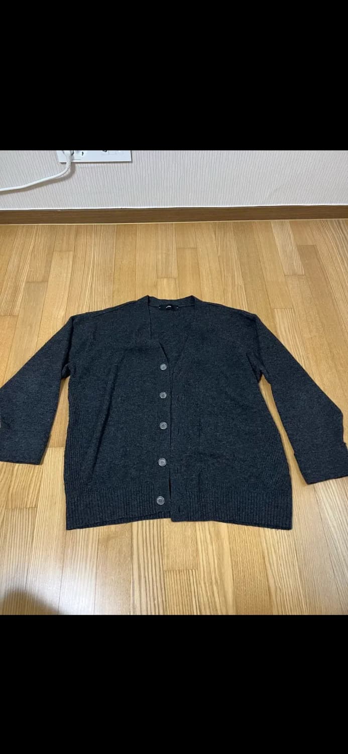 일꼬르소 차콜그레이 에센셜 세미오버핏 캐시미어 가디건 상품이미지2