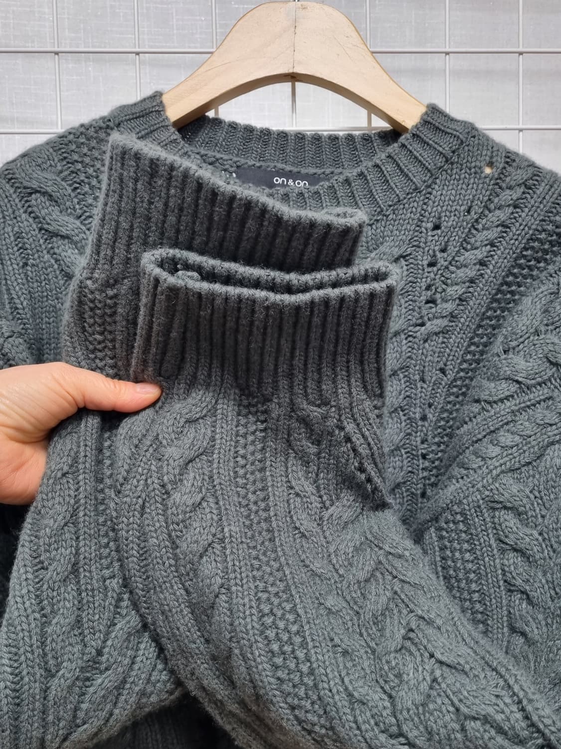 (택포) 온앤온 크롭 니트 상품이미지3