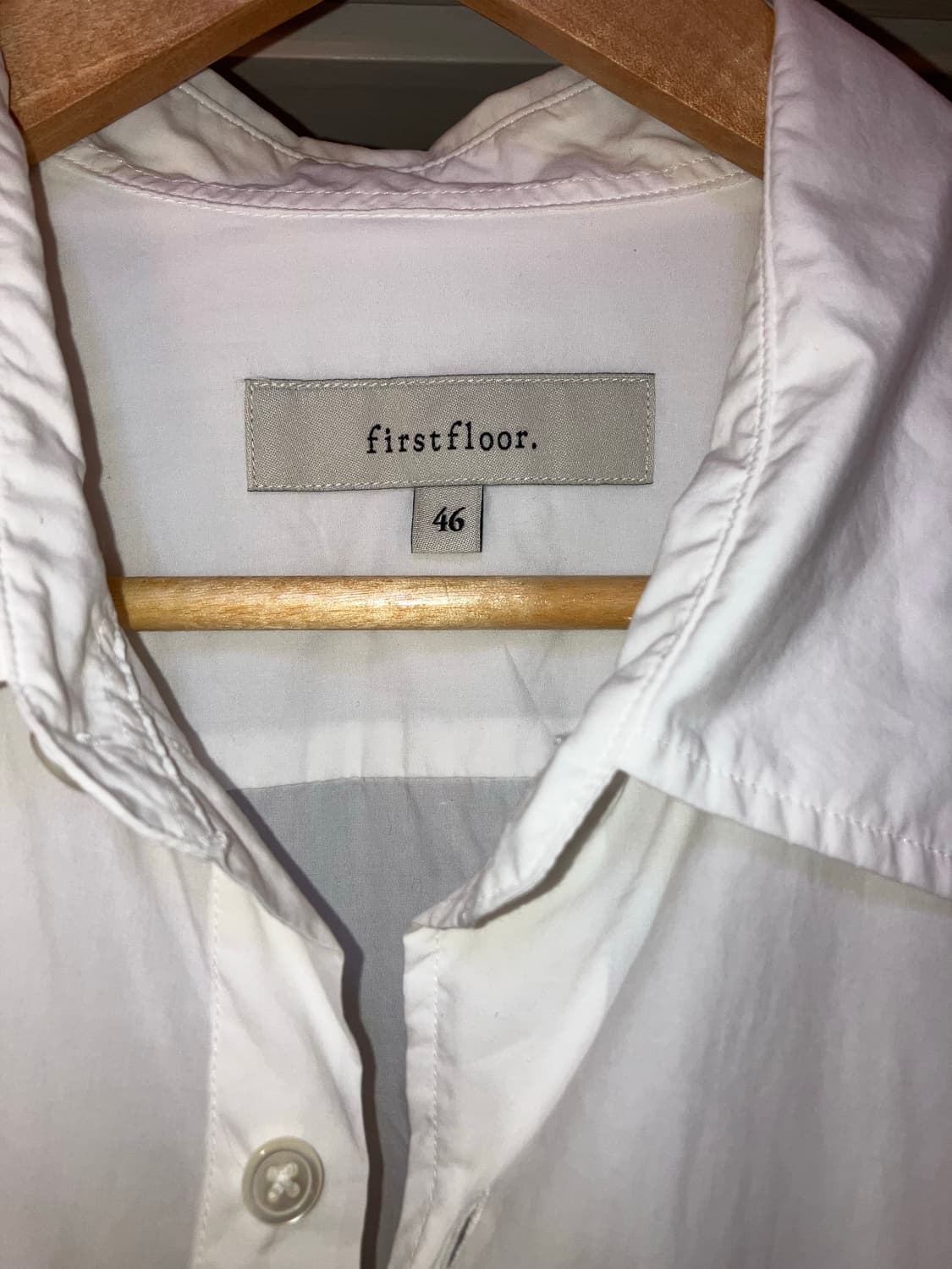 firstfloor 흰색 기본 셔츠 상품이미지3