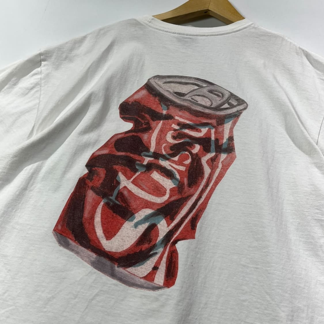 [STUSSY] 스투시 소다캔 백프린팅 로고 반팔 티셔츠 상품이미지3