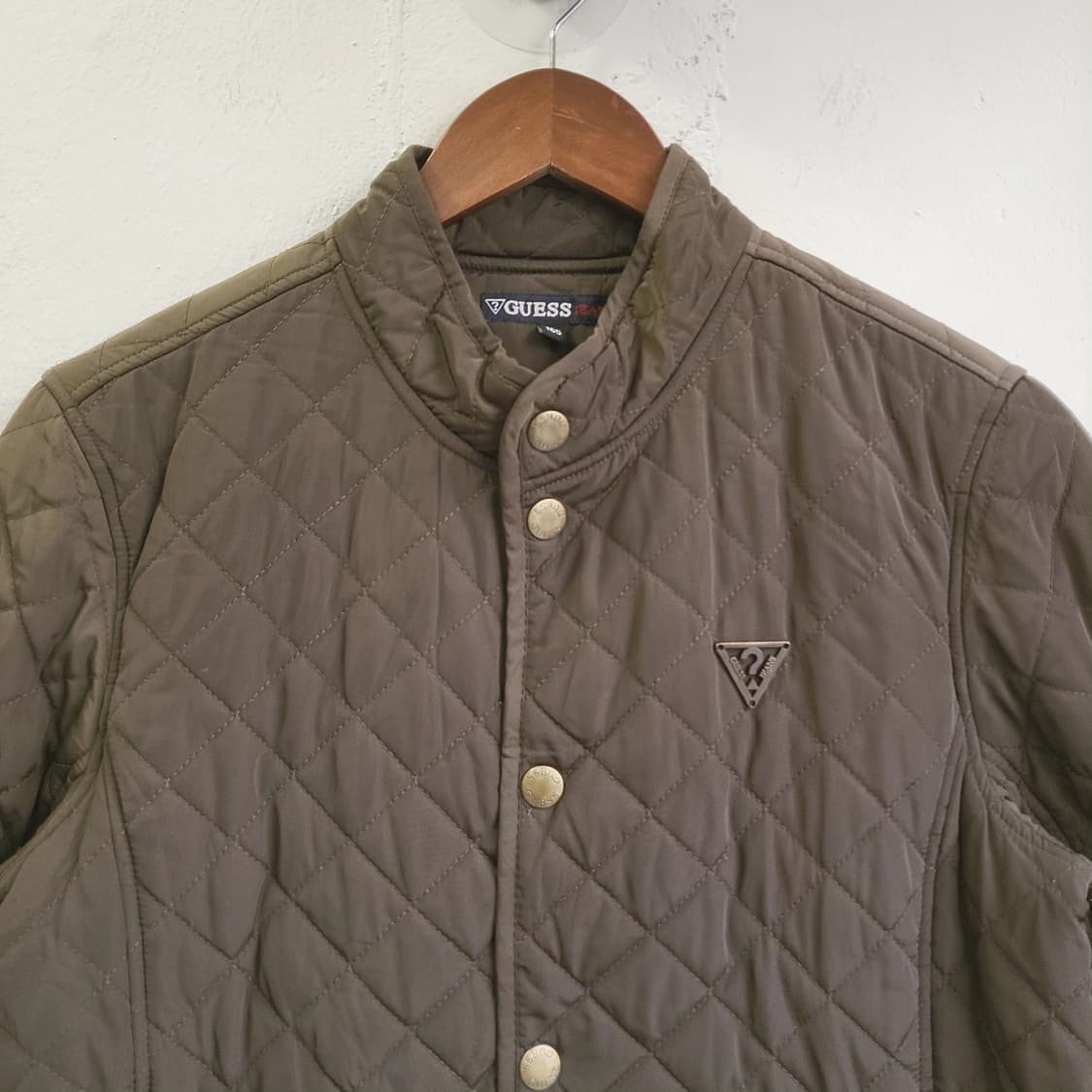 Guess jeans 카키 경량패딩 여성 퀼팅 자켓  상품이미지3